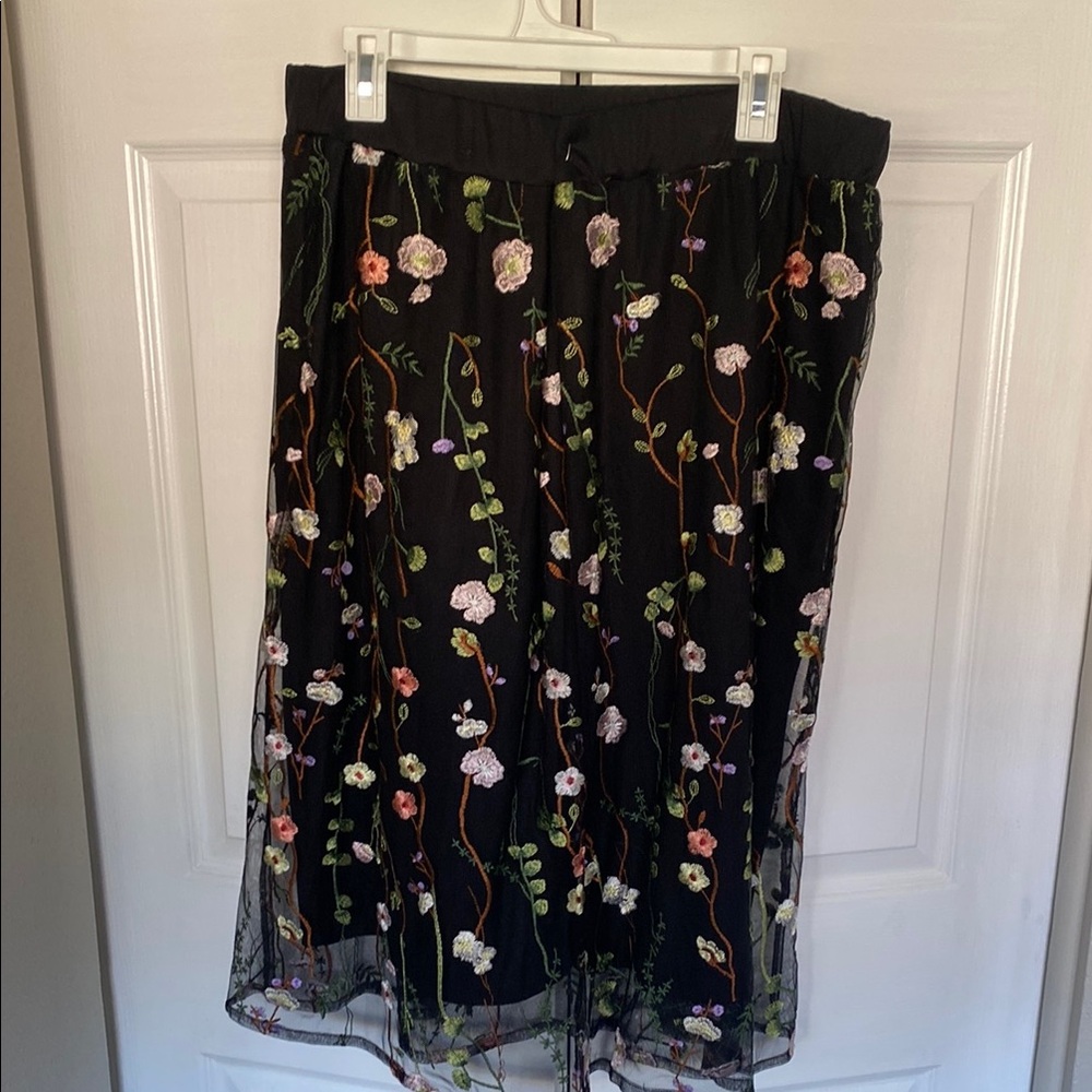 Garden party Embroidered Floral Skirt